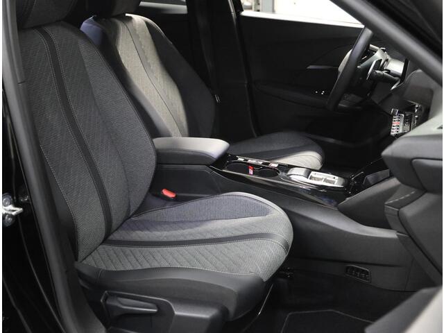 Peugeot 2008 1.2 Hybrid 145PK Allure | 1ste eigenaar | AppleCarPlay/AndroidAuto | Climate Control | Adaptive Cruise Control | 360'Camera | Keyless | FULL LED | Navigatie | LMV | Parkeersensoren | Privacy Glass | Isofix |