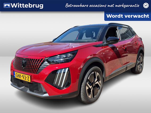 Peugeot 2008 1.2 Hybrid 136 GT WORDT VERWACHT !! | Automaat | Keyless Entry en Start | Camera Voor en Achter | Adaptieve Cruise Control | Navigatie via Apple Carplay of Android Auto | Lekker Lage Kilometerstand |