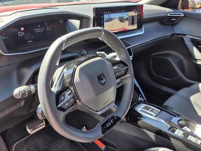 Peugeot 2008 1.2 Hybrid 136 GT WORDT VERWACHT !! | Automaat | Keyless Entry en Start | Camera Voor en Achter | Adaptieve Cruise Control | Navigatie via Apple Carplay of Android Auto | Lekker Lage Kilometerstand |