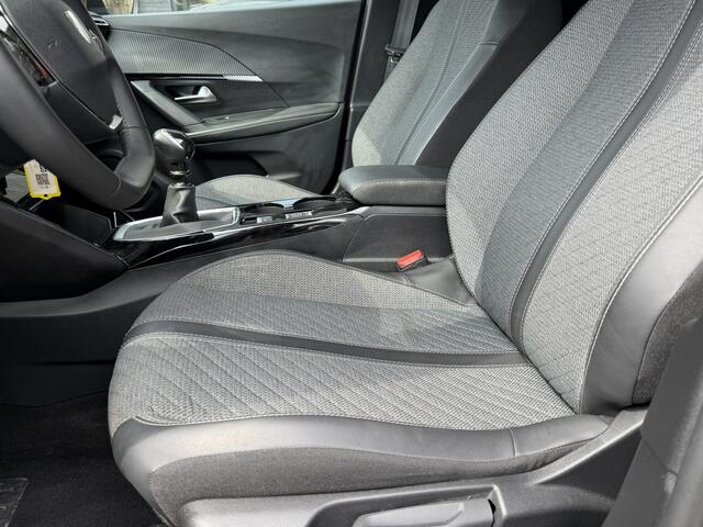 Peugeot 2008 Benzine 100 Pk * Draadloos Aple Carplay / Android Auto * Climate & Cruise Control * Parkeersensoren Voor en Achter * Vingerhoets; Vierde Generatie Eersteklas Service. Al meer dan 100 jaar een begrip in de Brabantse Kempen