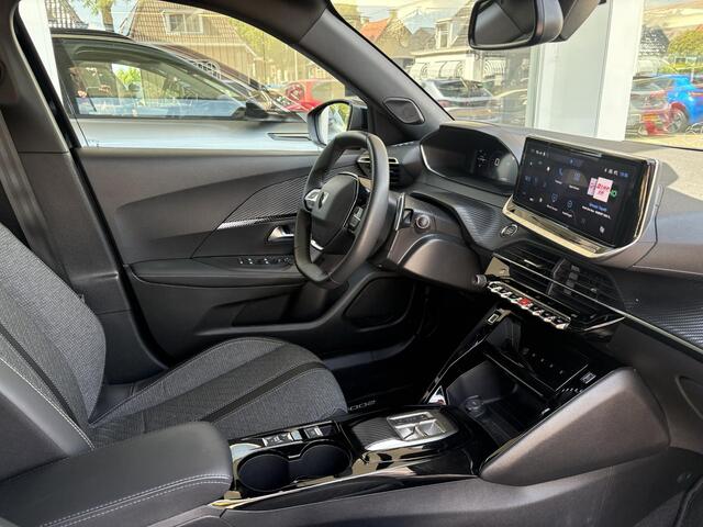 Peugeot 2008 1.2T 130pk Automaat Allure | Adaptieve Cruise | 360gr Camera | Dodehoek detectie | Stoelverwarming | Apple Carplay/Android Auto |