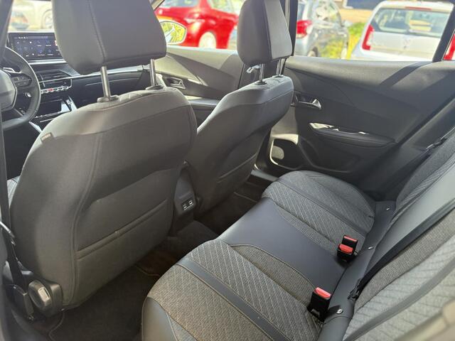 Peugeot 2008 1.2T 130pk Automaat Allure | Adaptieve Cruise | 360gr Camera | Dodehoek detectie | Stoelverwarming | Apple Carplay/Android Auto |