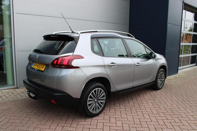 Peugeot 2008 1.2 PureTech 110pk Blue Lion Airco Navi Carplay Panoramadak Trekhaak Dealer onderhouden