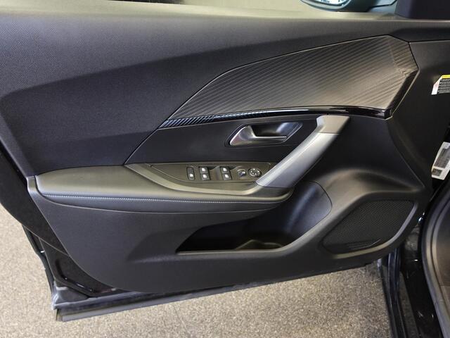 Peugeot 2008 1.2 PureTech Allure Airco Navi Carplay Cruise Control PDC VA Camera LED Verlichting