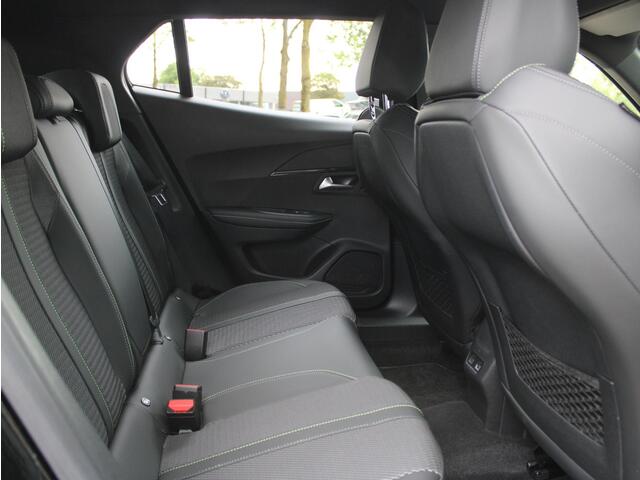 Peugeot 2008 1.2 PureTech 130 GT Automaat | Navi / Camera / Climate