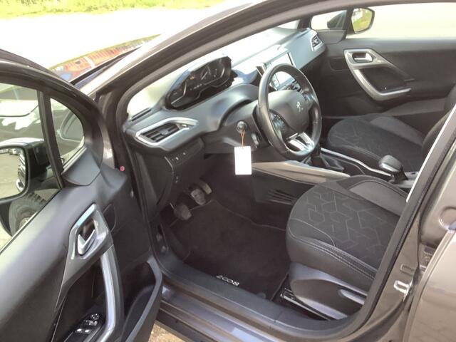 Peugeot 2008 1.2 PURET. BLUE LION