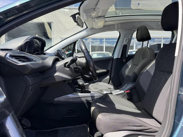 Peugeot 2008 1.2 PureTech Blue Lion 2e Eigenaar|Navi|Pano|Carplay|D-riem vv in 2024|Trekhaak|Airco|Cruise|PDC|N.A.P|APK tot 02-2027