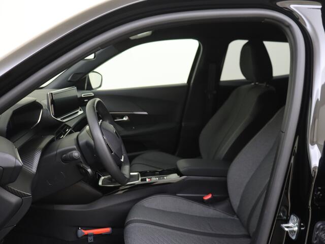 Peugeot 2008 1.2 PureTech 100 Allure | Keyless Start | Full Map Navi | Parkeerhulp Voor en Achter |