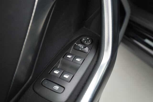 Peugeot 2008 1.2 PureTech Allure - Automaat | Rijklaar | Trekhaak | Camera+PDC | Climate | Led | Rijmodus | App.Connect | Elek. Spiegels V