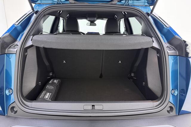 Peugeot 2008 1.2T 100pk Allure | Apple Carplay - Android Auto | Climate Control | Lichtmetalen Velgen | Parkeersensoren Achter | DAB | LED Verlichting