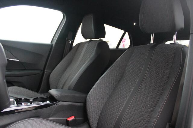 Peugeot 2008 1.2 100PK ALLURE | TREKHAAK | CAMERA VOOR + ACHTER | NAVIGATIE | DRAADLOZE APPLE CARPLAY/ANDROID AUTO | LED KOPLAMPEN | ALL SEASON BANDEN | ADAPTIVE CRUISE CONTROL | DODEHOEK BEWAKING |