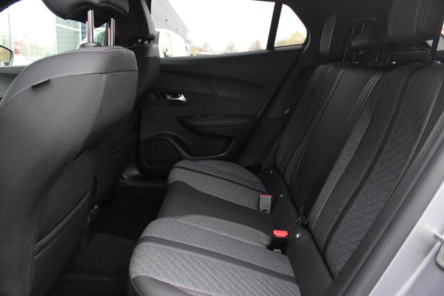 Peugeot 2008 1.2 100PK ALLURE | TREKHAAK | CAMERA VOOR + ACHTER | NAVIGATIE | DRAADLOZE APPLE CARPLAY/ANDROID AUTO | LED KOPLAMPEN | ALL SEASON BANDEN | ADAPTIVE CRUISE CONTROL | DODEHOEK BEWAKING |