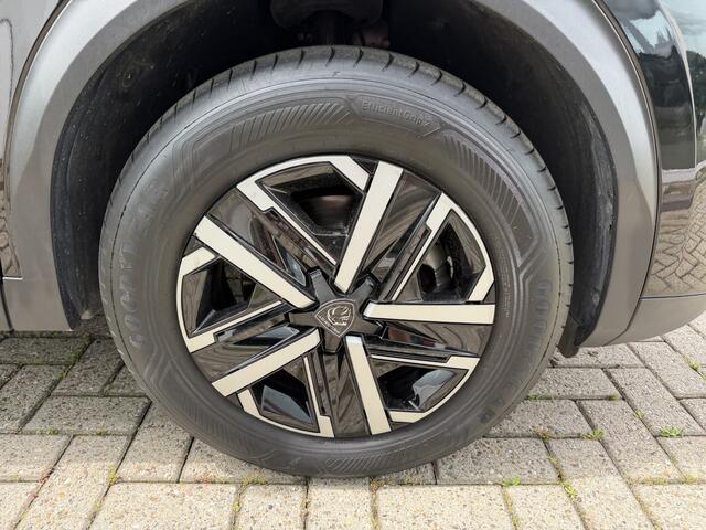 Peugeot 2008 1.2 Hybrid 145 Style Zwart