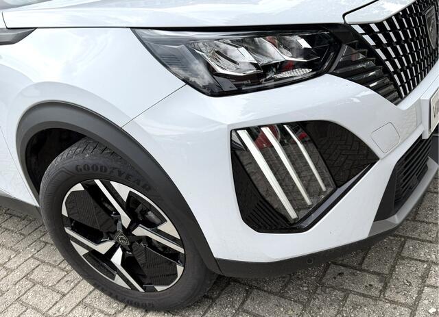Peugeot 2008 1.2 Benzine 100 Pk Allure (ook in Blauw of zwart leverbaar) * Draadloos Aple Carplay / Android Auto * Climate & Cruise Control * Parkeersensoren Voor en Achter * Vingerhoets; Vierde Generatie Eersteklas Service. Al meer dan 100 jaar een begrip in de Braba