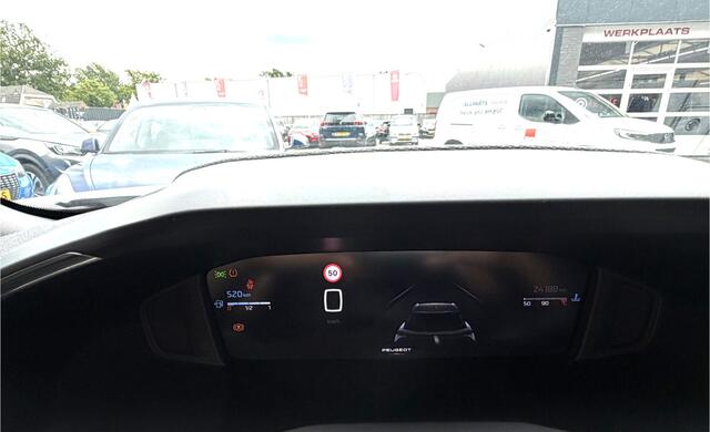 Peugeot 2008 1.2 Benzine 100 Pk Allure (ook in Blauw of zwart leverbaar) * Draadloos Aple Carplay / Android Auto * Climate & Cruise Control * Parkeersensoren Voor en Achter * Vingerhoets; Vierde Generatie Eersteklas Service. Al meer dan 100 jaar een begrip in de Braba