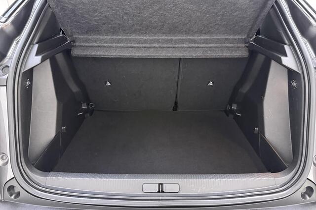 Peugeot 2008 1.2 PureTech Active | Verkeersborddetectie | Regensensor | Lederen stuurwiel | Cruise control | Hill hold | Apple/Android Carplay | Verkeersborddetectie | Parkeersensoren achter | Stuurbediening | Navigatie | Climate control