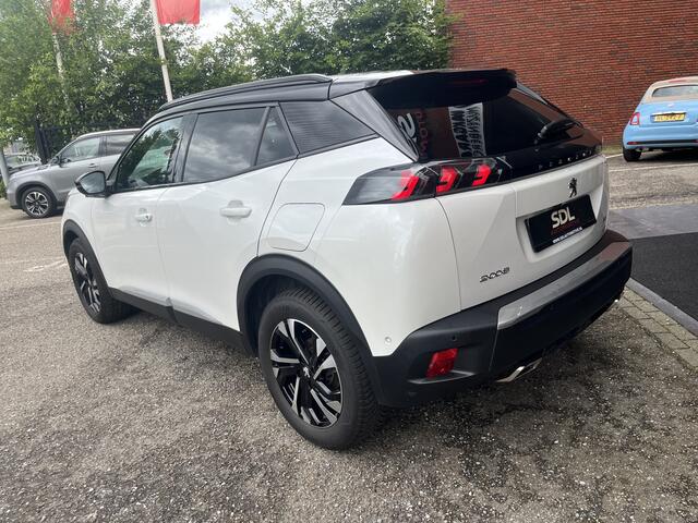 Peugeot 2008 1.2 PureTech GT // ADAPT. CRUISE // // SCHUIF-KANTELDAK // CAMERA+SENSOREN // FULL LED // STOELVERWARMING //
