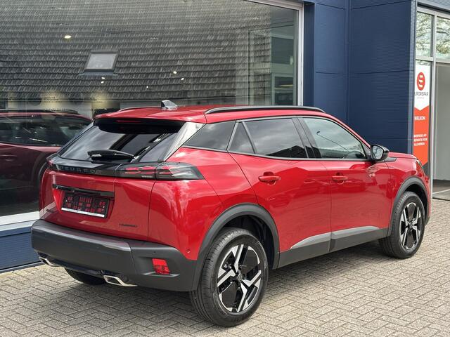 Peugeot 2008 1.2 Hybrid 145 PK Allure | Automaat Hybride | BOUWJAAR 2026 DEMO MET ¤6.000 VOORDEEL | 360 Graden Camera | Dode Hoek Detectie | Parkeersensoren V+A | Hoge Zitpositie | Climate Control | Stoelverwarming | Navigatie via Telefoon | Dakrails | Cruise Control