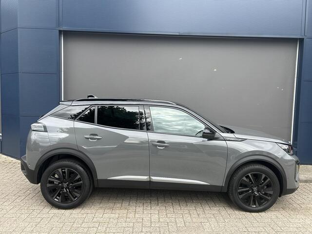 Peugeot 2008 1.2 Hybrid 145 PK GT | Automaat Hybride | BOUWJAAR 2026 DEMO MET ¤7.000 VOORDEEL | 360 Graden Camera | Dode Hoek Detectie | Parkeersensoren V+A | Full LED Verlichting | Zwart Dak | Hoge Zitpositie | Climate Control | Navigatie | Dakrails | Adaptieve Cruis