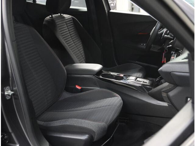 Peugeot 2008 1.2 130PK Active Pack | 1ste eigenaar | AppleCarPlay/AndroidAuto | Armsteun | Climate Control | Cruise Control | LED | LMV | Parkeersensoren | Isofix | DAB Radio |