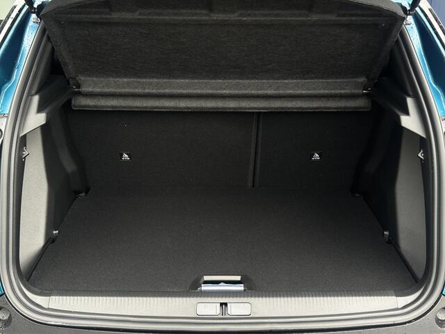 Peugeot 2008 1.2 Hybrid 145 Style | Keyless Entry/Start | Full LED | Climate Control | Adaptive Cruise Control | Apple Carplay/Android Auto | Navigatie | Draadloze telefoonlader | Dodehoek | Parkeercamera/-sensoren |