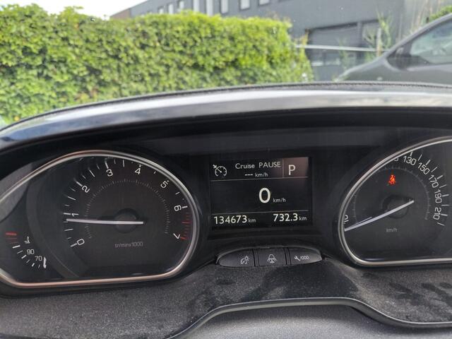 Peugeot 2008 1.2 PureTech Allure