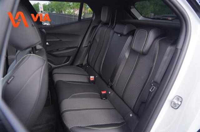 Peugeot 2008 1.2 Hybrid GT | Carbon | Climate | Dig. Cockpit | LED | Black & White Edition | Camera