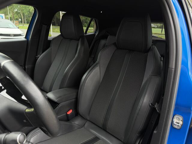 Peugeot 2008 1.2 PureTech GT / Carplay / Camera / Sensoren V+A / 17'' LM /