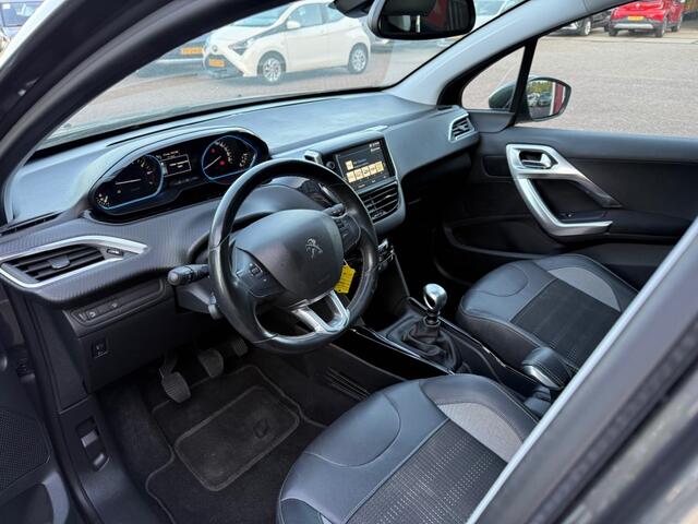 Peugeot 2008 1.2 PureT 130 PK Allure Orig. NL/Panoramadak/Trekhaak/Climate Control