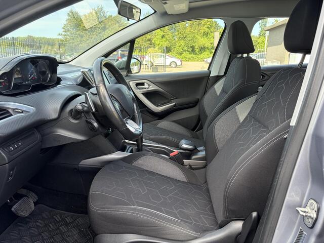 Peugeot 2008 1.2 PureTech Active 2e Eigenaar,Dealer Onderhouden,D-riem vv in 2023,Pano,Navi,Carplay,Airco,Cruise,N.A.P,Pdc,Recent beurt gehad,Automaat,Apk tot 06-2027