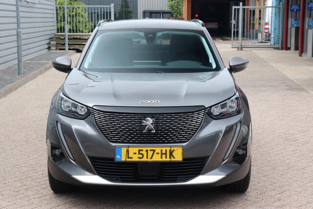 Peugeot 2008 1.2 PureTech Allure Pack O.a: Camera, Navi, Clima, Cruise, Carplay, Etc. All-in prijs!