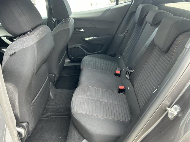 Peugeot 2008 BWJ 2022 | 1.2T 101PK Active Pack NWE DISTRIBUTIE | CLIMA | PDC | NAVI | CRUISE | CARPLAY | LICHTMETAAL |