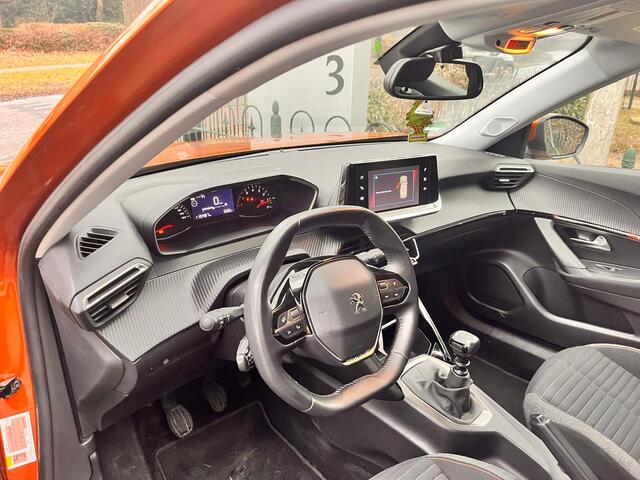 Peugeot 2008 1.2 PureTech Blue Lease Active Airco-Ecc/Navigatie/Led/Trekhaak/Camera/Riem vervangen