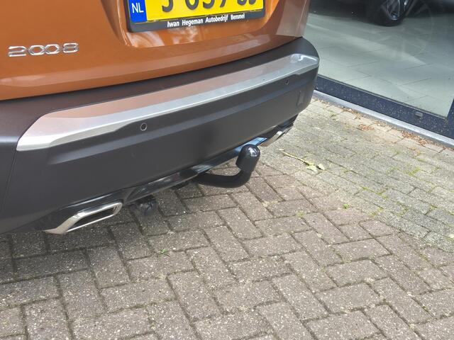 Peugeot 2008 1.2 PureTech 130PK Allure AUTOMAAT | Trekhaak | Navigatie | Climate Control | Cruise Control | Parkeersensoren + Camera
