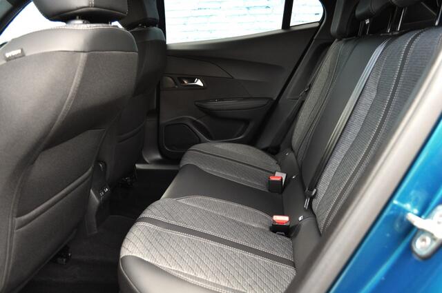 Peugeot 2008 1.2 Hyb 145 Allure pdc v+a carplay crc
