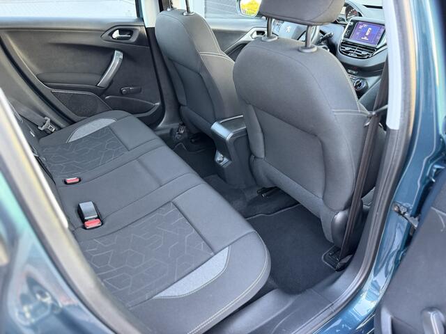 Peugeot 2008 1.2 PureTech Blue Lion | Panorama | Navigatie