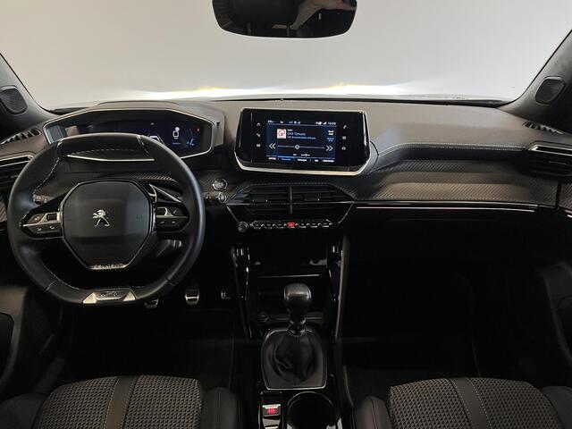 Peugeot 2008 1.2 130pk Turbo GT Climate control Cruise control LED Achteruitrij camera Navigatie Apple Carplay/Android Auto Parkeersensor achter