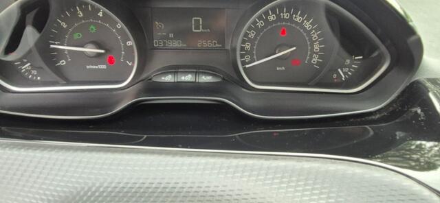 Peugeot 2008 1.2 Pure Tech Lion/apple Carplay/Android/airco/cruise/NAP