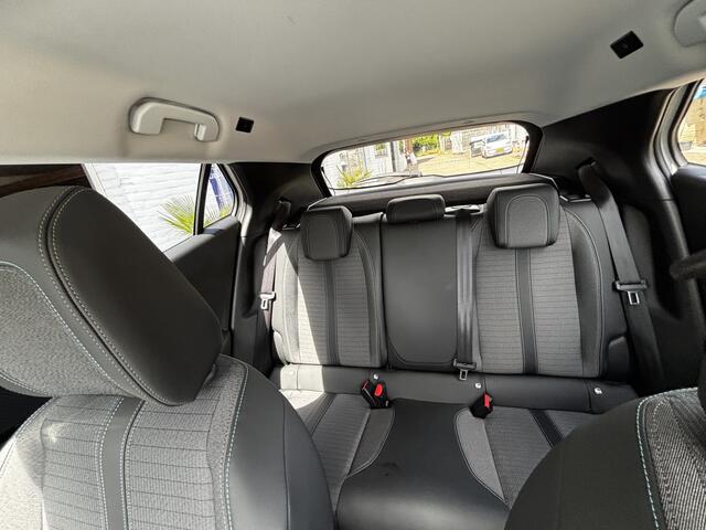 Peugeot 2008 1.2T 130Pk Allure Pack * DEALER OH * TREKHAAK * CAMERA * STOELVERW. *