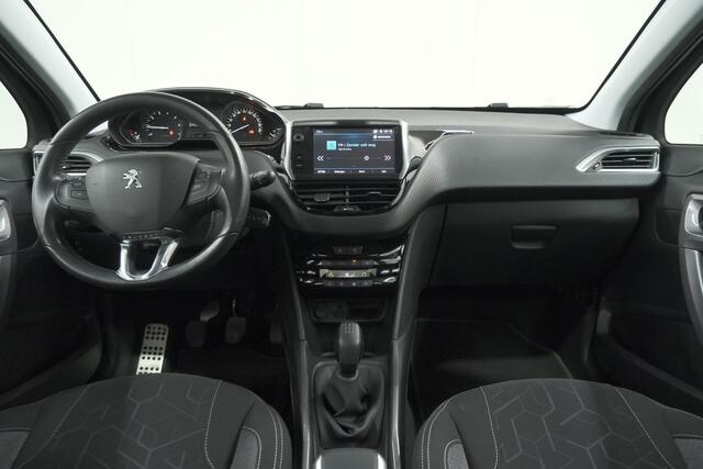 Peugeot 2008 PureTech 82 Active | Lage KM | Trekhaak | Navigatie | Parkeersensoren | Climate Control |Apple Carplay