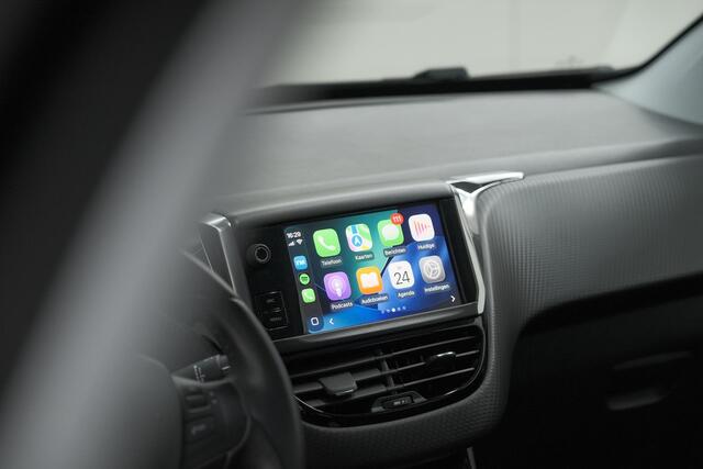 Peugeot 2008 PureTech 82 Active | Lage KM | Trekhaak | Navigatie | Parkeersensoren | Climate Control |Apple Carplay