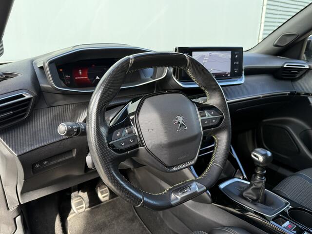 Peugeot 2008 BWJ 2021 | 1.2T 131PK GT | PANO DAK | CLIMA | NAVI | LEDER/STOF | CAMERA A | PDC | CARPLAY |
