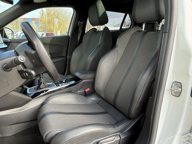 Peugeot 2008 BWJ 2021 | 1.2T 131PK GT | PANO DAK | CLIMA | NAVI | LEDER/STOF | CAMERA A | PDC | CARPLAY |