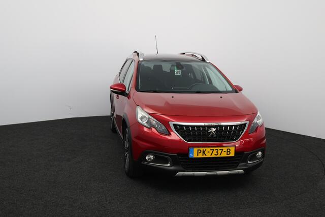Peugeot 2008 1.2 PureTech Allure /Pano-Dak! /Trekhaak! /Apple + Android /DAB+! /Navi /Climat /Cruise /Elek. pakket /Bluetooth /Regensensor /16"LMV /Extra getint glas /PDC /LED Dagrijverl. /Dakrails /Isofix.