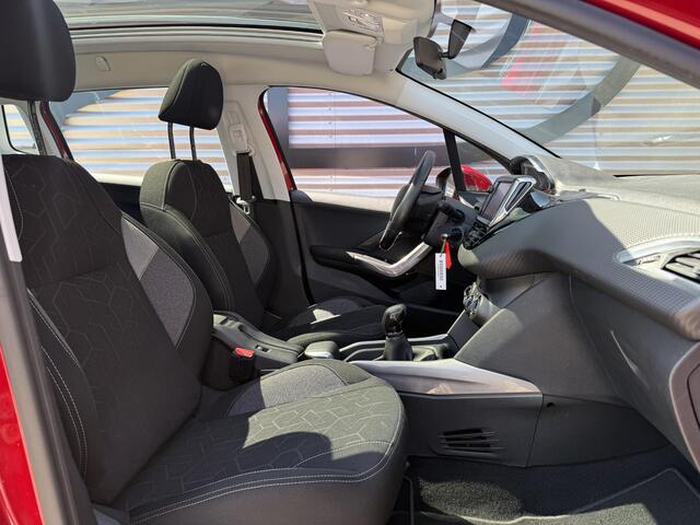 Peugeot 2008 1.2 PureTech Blue Lion 2e Eigenaar|Navi|Pano|D-riem vv in 2023|Airco|Cruise|Dealer Onderhouden|PDC|Elek Ramen|LM Velgen|N.A.P.|APK tot 03-2027