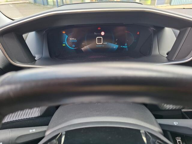 Peugeot 2008 1.2 PURETECH ALLUREPACK 130PK AIRCO NAVI CLIMA PDC-CAMERA