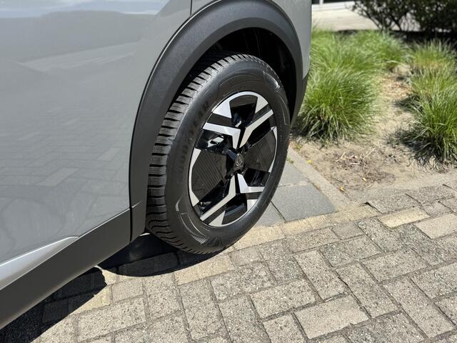 Peugeot 2008 PureTech 100 Allure l Vision & Drive Assist Pack l Navigation & Access Pack l Trekhaak
