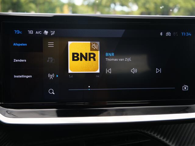 Peugeot 2008 1.2 Hybrid 136 Pk Allure Automaat DAB / Apple Carplay / PDC / 17 inch