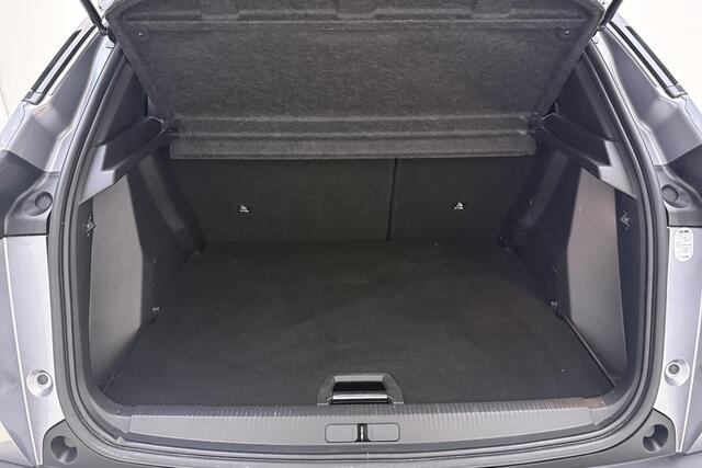Peugeot 2008 1.2 PureTech Allure Pack | Automaat | Climate control | Navigatie pakket | Camera achter | Trekhaak | Electrisch inklapbare spiegels | Weinig kms !!! |