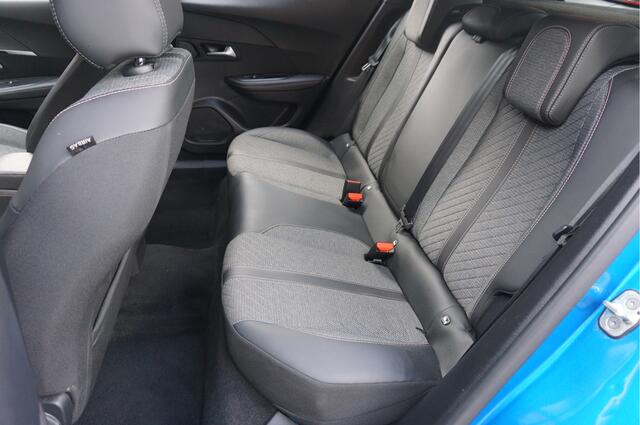 Peugeot 2008 1.2 PureTech 100 Allure Camera